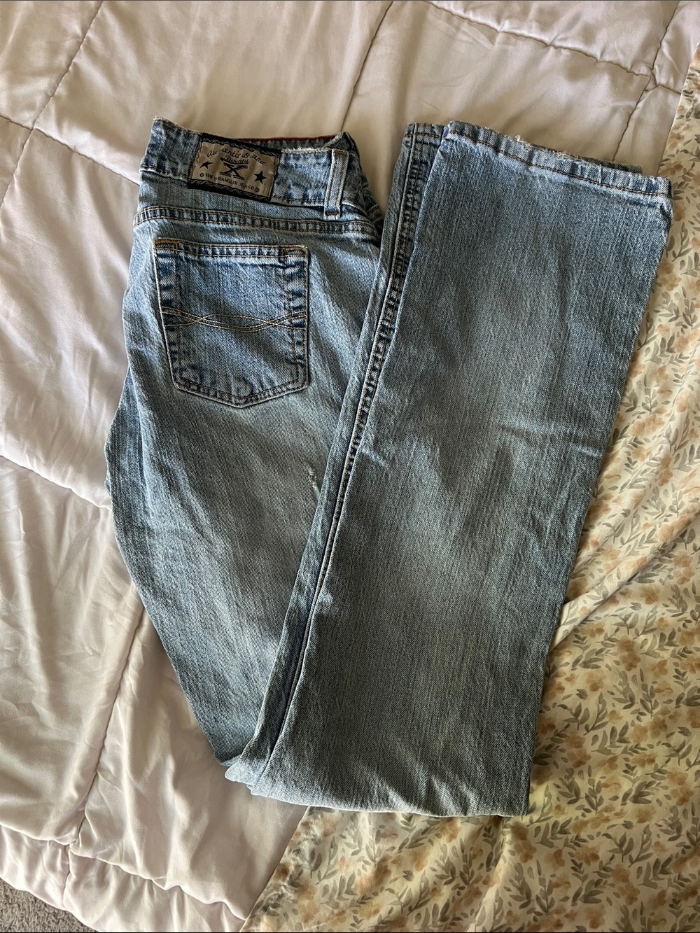 Wrangler Light Blue Denim Jeans - Straight Leg